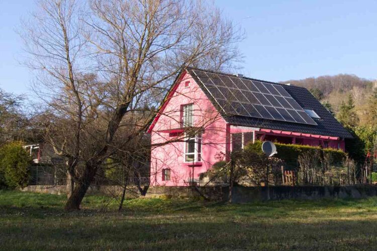 Embracing Off-Grid Living with Solar Energy System